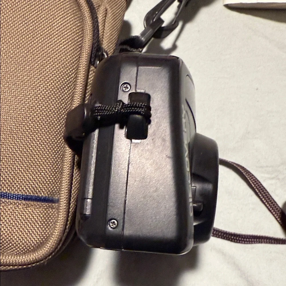 FUJIFILM DISCOVERY 290 ZOOM DATE PHOTO CAMERA W/ SHOULDER STRAP & SAMSONITE CASE